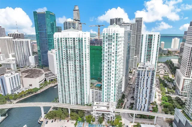 $615,000 | 41 Southeast 5th Street, Unit 816, Miami, FL 33131