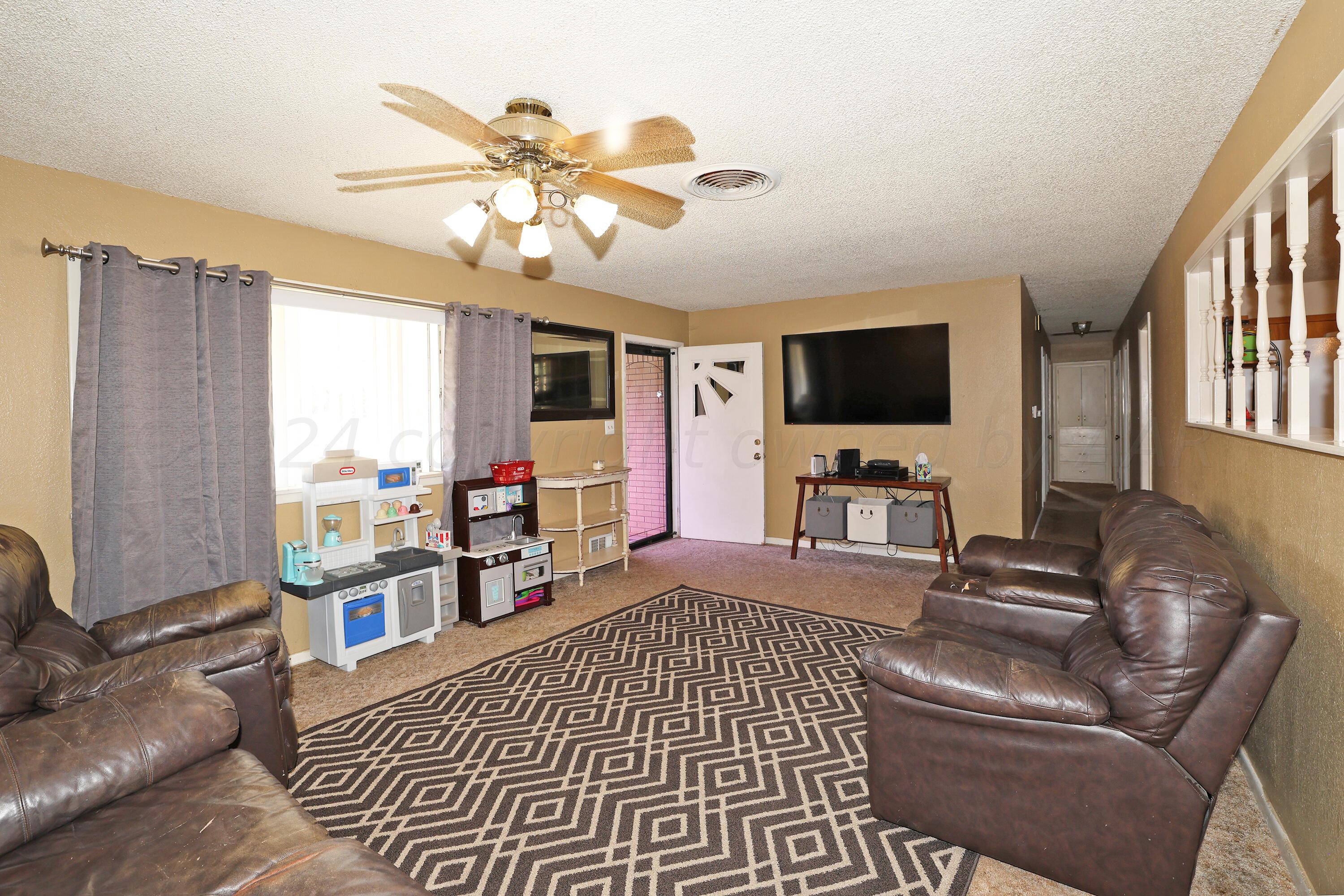 302 Appaloosa Road Amarillo, TX 79108 - Photo 5 of 29 5-Living Area