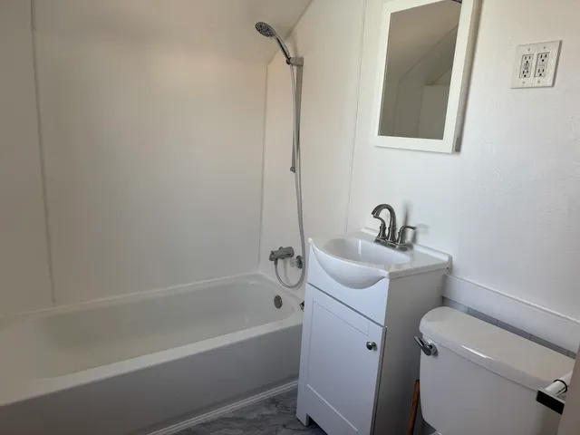 $1,400 | 2207 Wilkes Avenue, Davenport, IA 52804