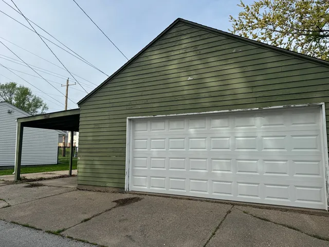 $1,400 | 2207 Wilkes Avenue, Davenport, IA 52804