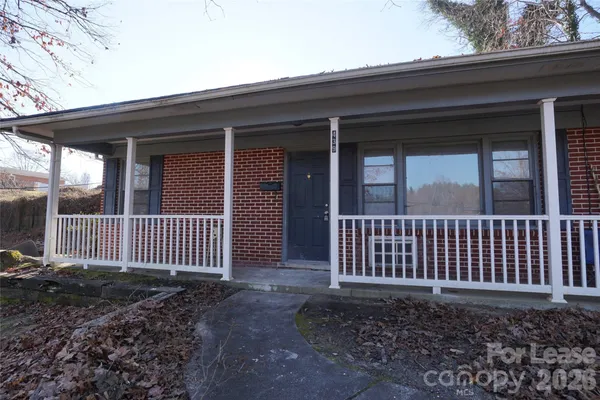 $975 | 439 Arlington Circle Northwest, Lenoir, NC 28645