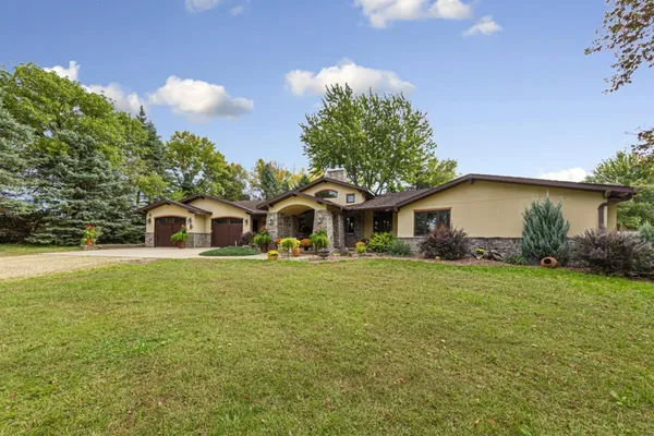 $750,000 | 60639 211th Street, Eagle Lake, MN 56024