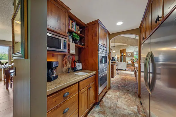 $750,000 | 60639 211th Street, Eagle Lake, MN 56024