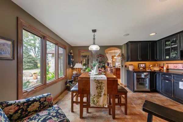 $750,000 | 60639 211th Street, Eagle Lake, MN 56024