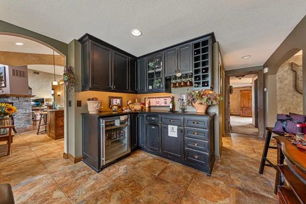 $750,000 | 60639 211th Street, Eagle Lake, MN 56024