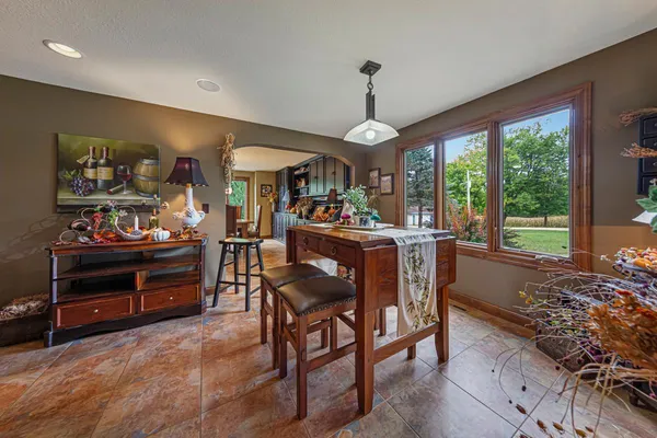 $750,000 | 60639 211th Street, Eagle Lake, MN 56024