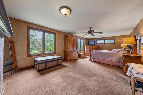 $750,000 | 60639 211th Street, Eagle Lake, MN 56024