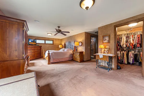 $750,000 | 60639 211th Street, Eagle Lake, MN 56024