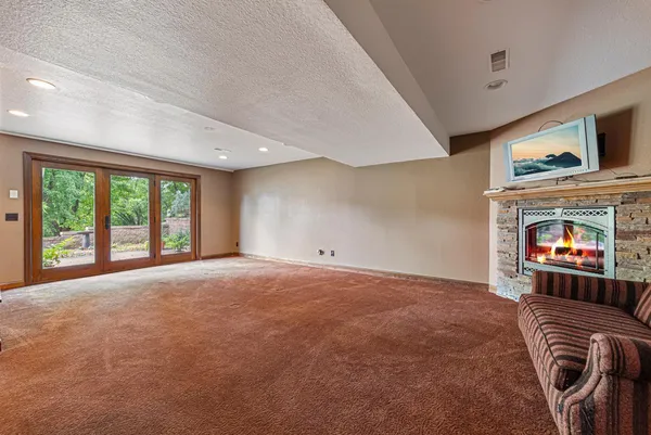 $750,000 | 60639 211th Street, Eagle Lake, MN 56024