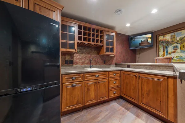 $750,000 | 60639 211th Street, Eagle Lake, MN 56024