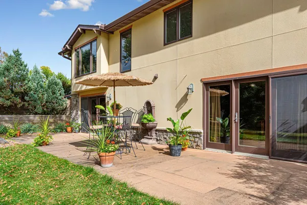 $750,000 | 60639 211th Street, Eagle Lake, MN 56024