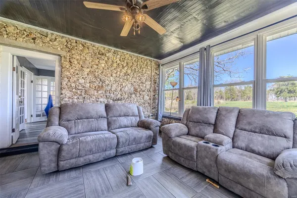 $275,000 | 14505 Private Drive, Newburg, MO 65550