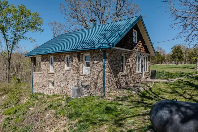 $275,000 | 14505 Private Drive, Newburg, MO 65550