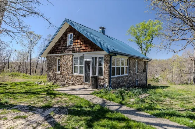 $275,000 | 14505 Private Drive, Newburg, MO 65550