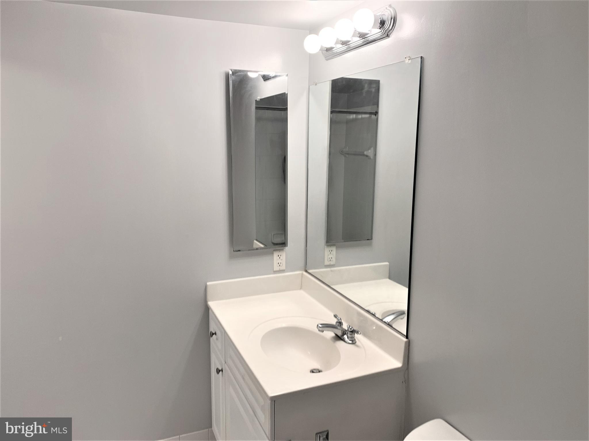 2726 Gallows Road, Unit 1011 Vienna, VA 22180 - Photo 11 of 22