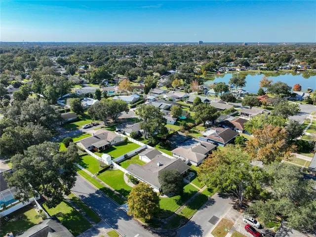 a view of a back yard of the house