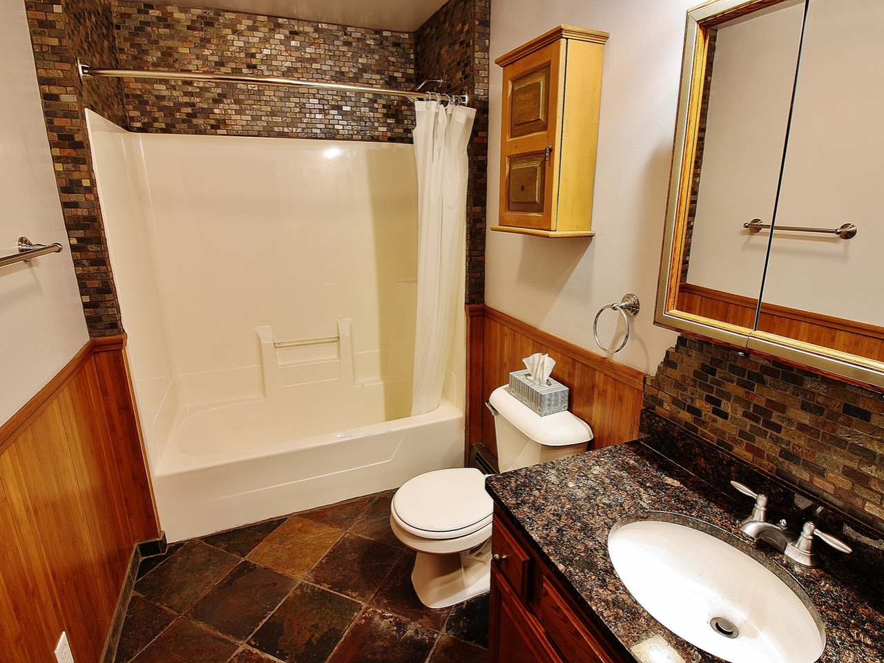 470 Bloom Road Eagle River, WI 54521 - Photo 11 of 35 Gallery Image 11