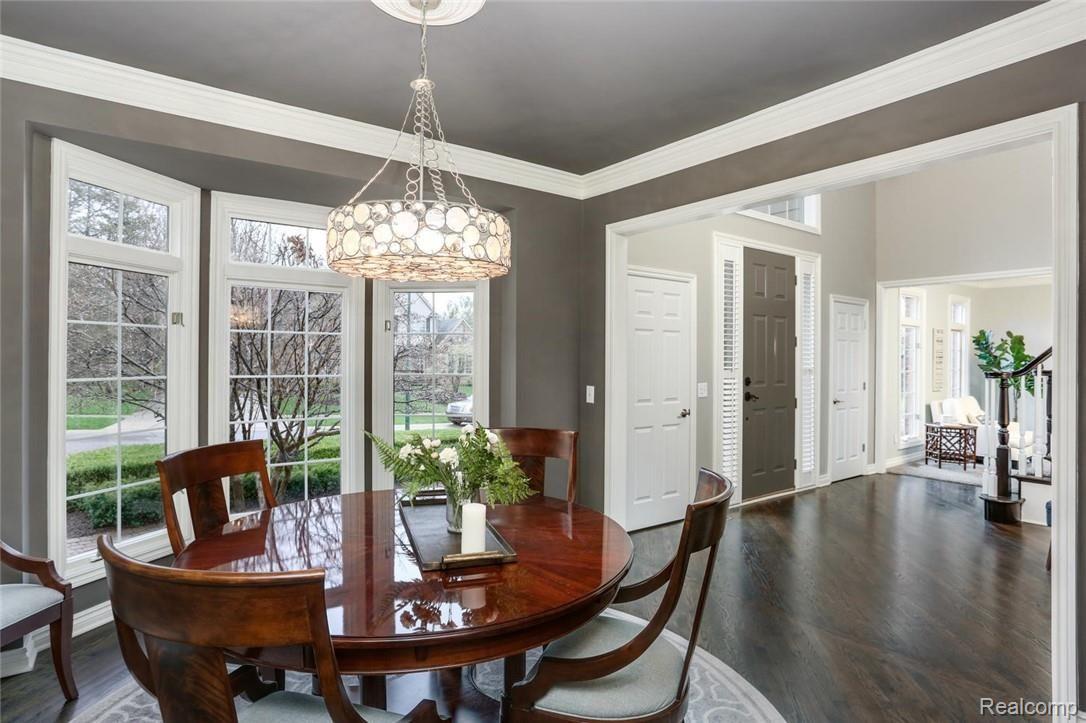 1525 Pondside Court Rochester, MI 48307 - Photo 11 of 34 Dining room