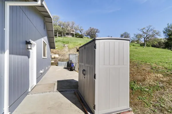 $385,000 | 3735 Lakeview Drive, Ione, CA 95640