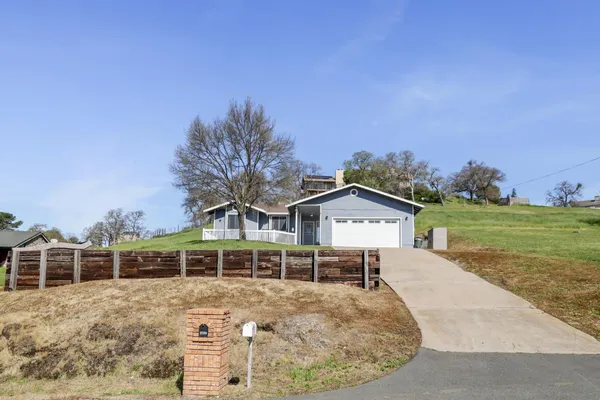 $385,000 | 3735 Lakeview Drive, Ione, CA 95640