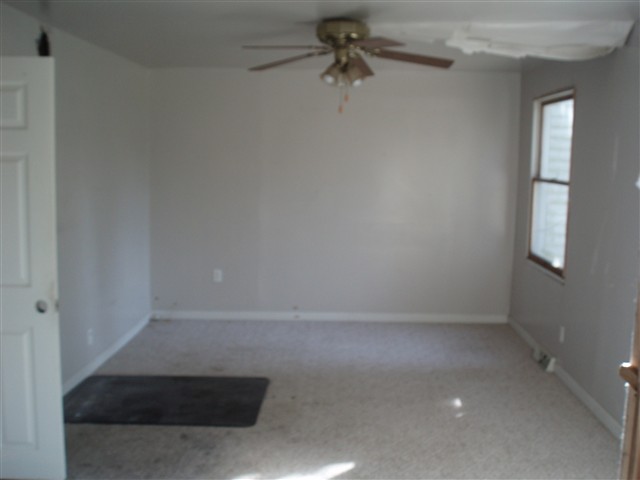 9032 Big Hand Road Columbus, MI 48063 - Photo 19 of 30 31111877-18.JPG