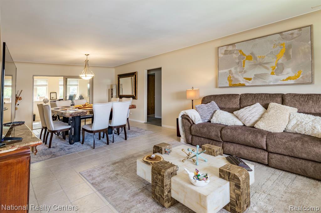 7030 Commerce Road West Bloomfield, MI 48324 - Photo 9 of 32