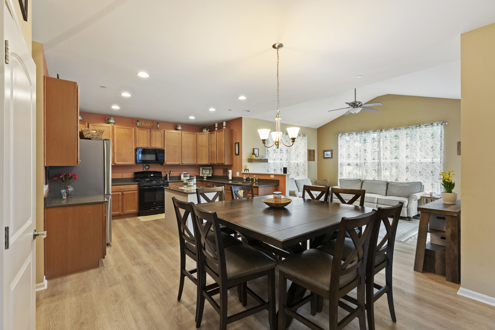 60 Linden Road Lake Zurich, IL 60047 - Photo 6 of 18 a view of a dining room and livingroom view