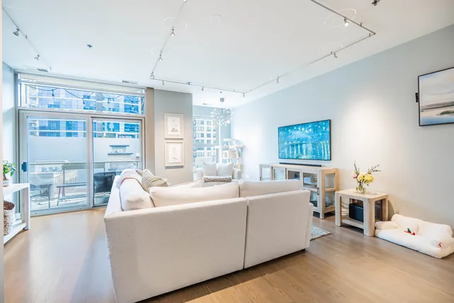 $3,495 | 150 West Superior Street, Unit 503, Chicago, IL 60654