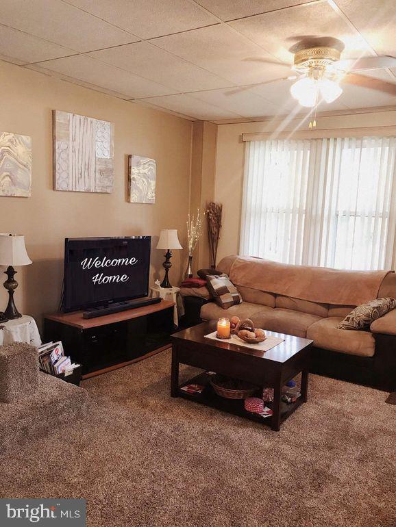 633 Baily Road Lansdowne, PA 19050 - Photo 3 of 23 Relaxing living room