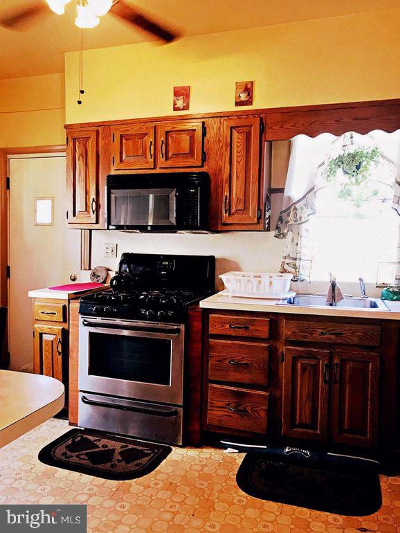 633 Baily Road Lansdowne, PA 19050 - Photo 8 of 23 Plenty of storage and counter space