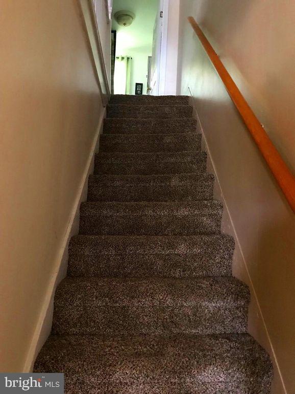633 Baily Road Lansdowne, PA 19050 - Photo 9 of 23 Stairwell