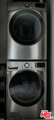 a close view of washer and dryer