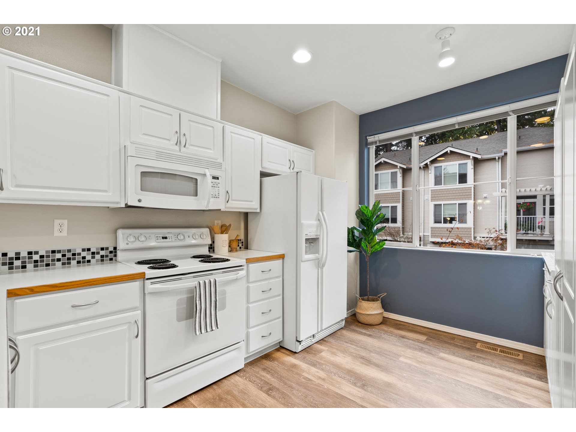 14190 Southwest Barrows Road, Unit 2 Tigard, OR 97223 - Photo 11 of 32 Gallery Image 11