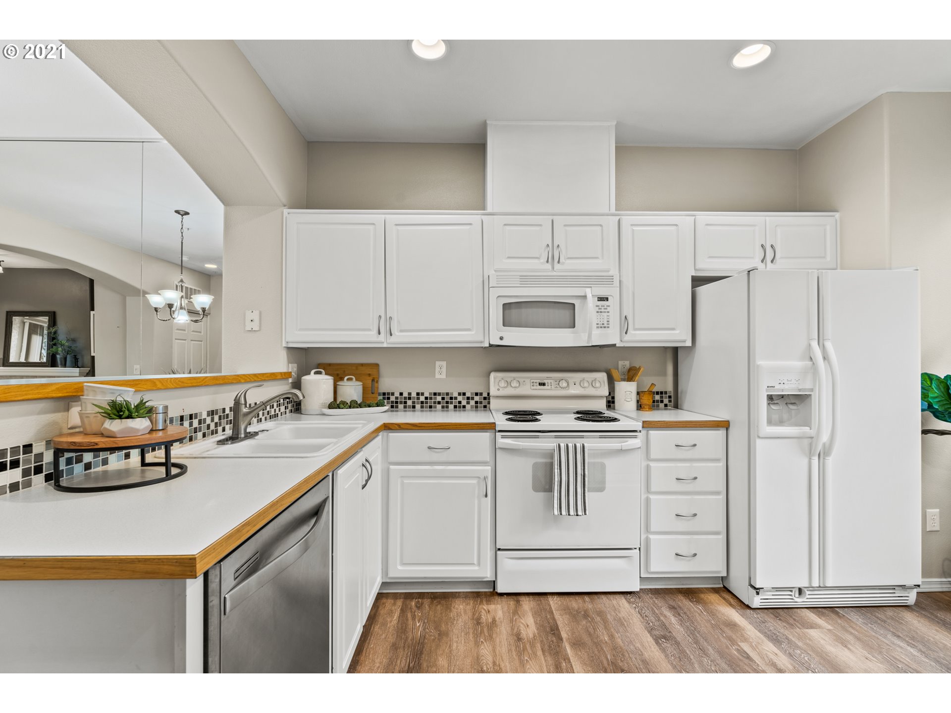 14190 Southwest Barrows Road, Unit 2 Tigard, OR 97223 - Photo 12 of 32 Gallery Image 12