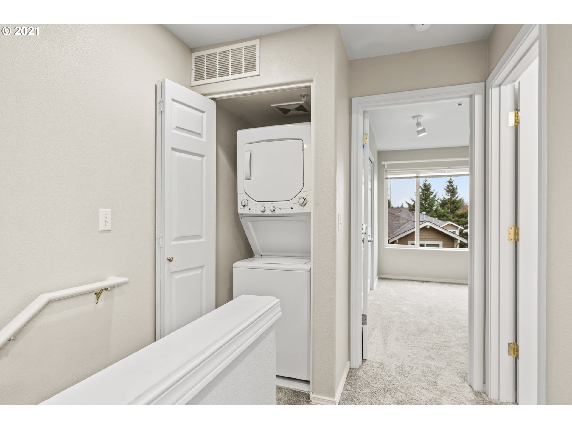 14190 Southwest Barrows Road, Unit 2 Tigard, OR 97223 - Photo 18 of 32 Gallery Image 18