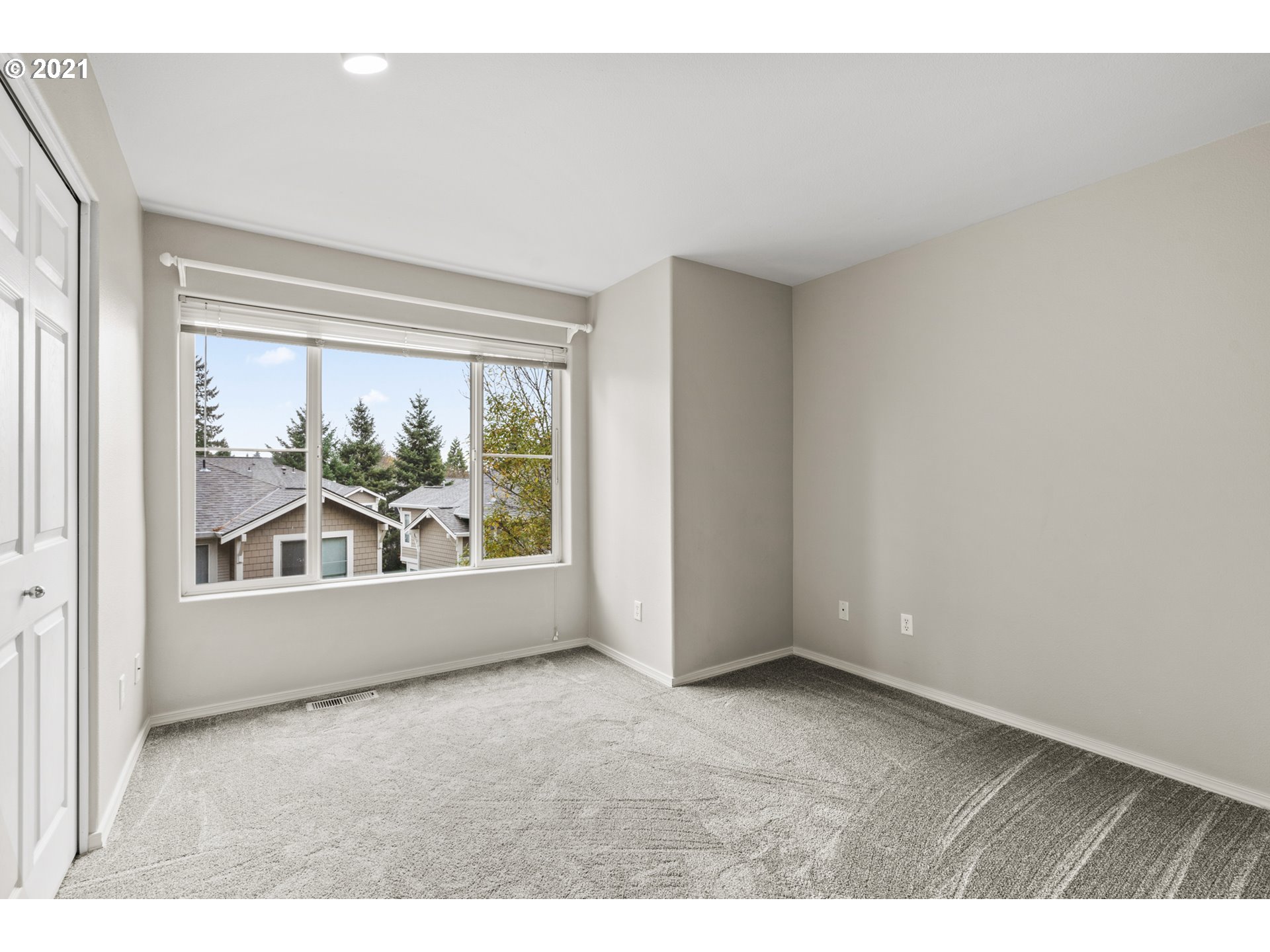 14190 Southwest Barrows Road, Unit 2 Tigard, OR 97223 - Photo 19 of 32 Gallery Image 19