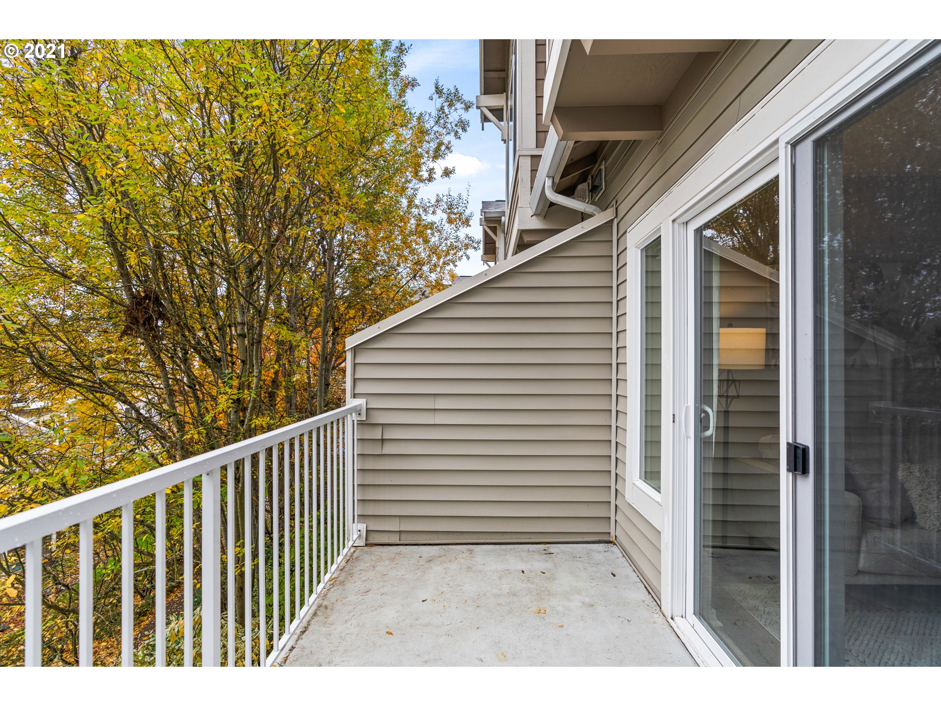 14190 Southwest Barrows Road, Unit 2 Tigard, OR 97223 - Photo 26 of 32 Deck
