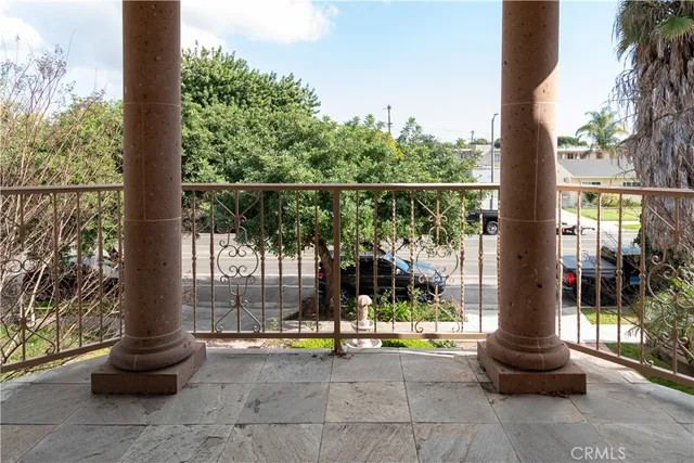 $1,700,000 | 1137 North Banning Boulevard, Wilmington, CA 90744