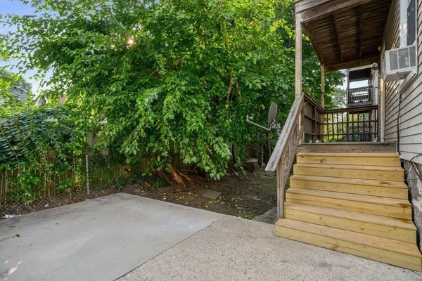 $2,800 | 193 Florence Street, Unit 2R, Boston, MA 02131