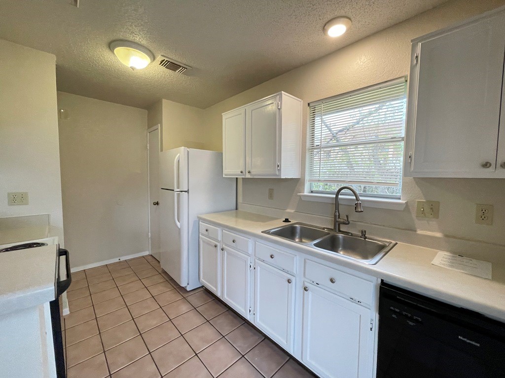 16719 Whitebrush Loop Austin, TX 78717 - Photo 15 of 37