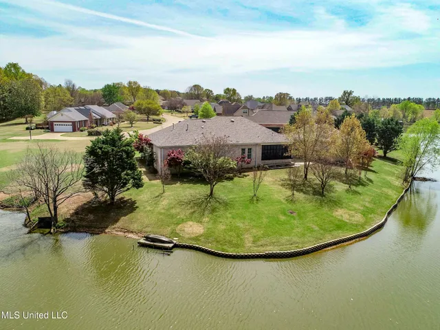 $435,000 | 114 Sherwood Cove, Batesville, MS 38606