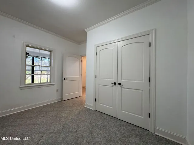 $435,000 | 114 Sherwood Cove, Batesville, MS 38606