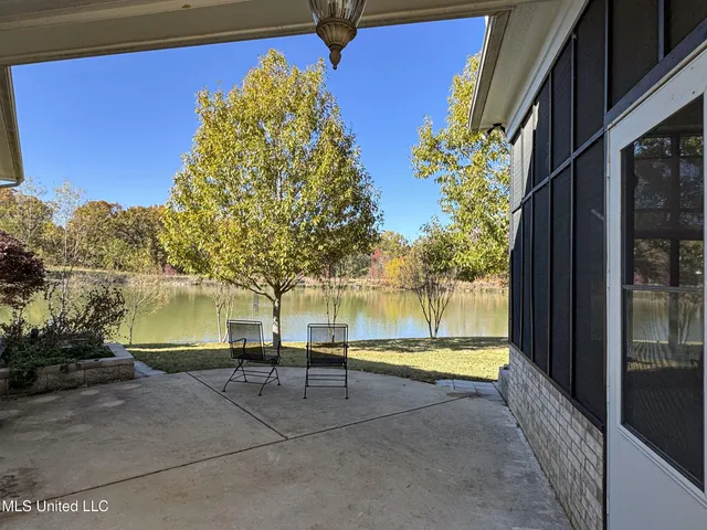 $435,000 | 114 Sherwood Cove, Batesville, MS 38606