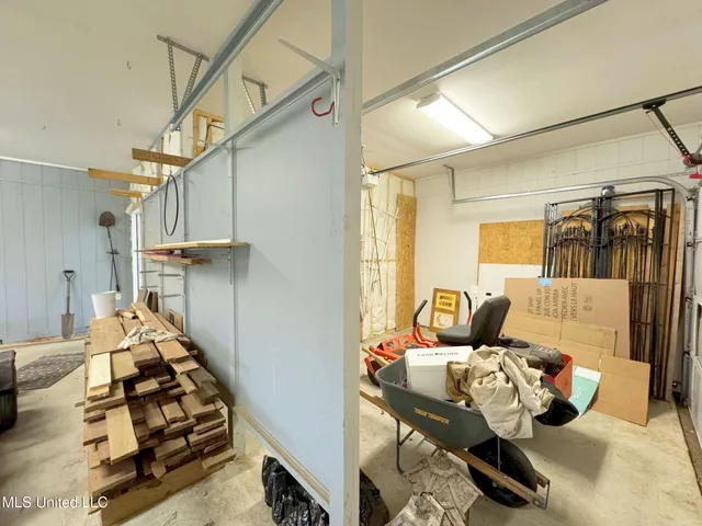 $435,000 | 114 Sherwood Cove, Batesville, MS 38606