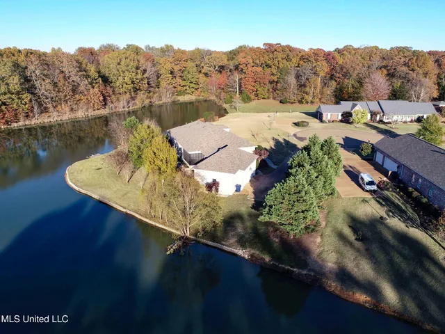 $435,000 | 114 Sherwood Cove, Batesville, MS 38606