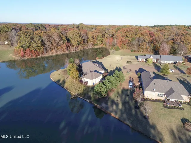 $435,000 | 114 Sherwood Cove, Batesville, MS 38606