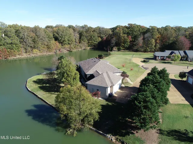 $435,000 | 114 Sherwood Cove, Batesville, MS 38606
