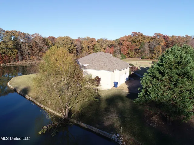 $435,000 | 114 Sherwood Cove, Batesville, MS 38606