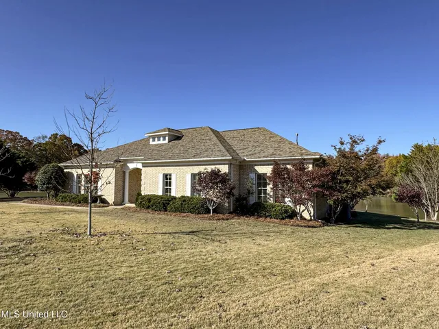 $435,000 | 114 Sherwood Cove, Batesville, MS 38606