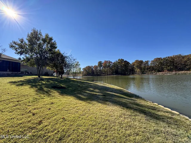 $435,000 | 114 Sherwood Cove, Batesville, MS 38606